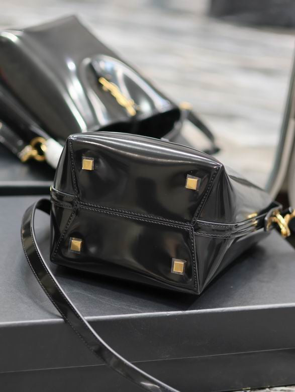 Saint Laurent
