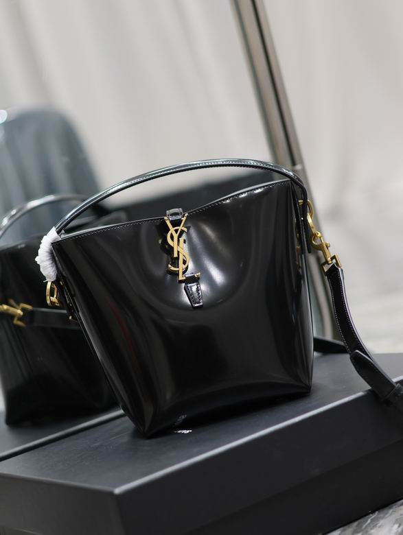 Saint Laurent